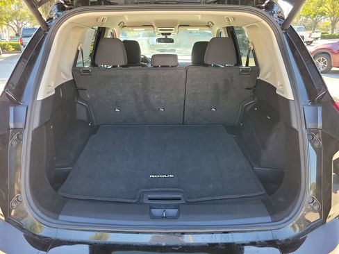Used 2025 Nissan Rogue SV image 7