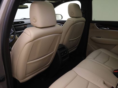 Used 2019 Cadillac XT5 Luxury image 14