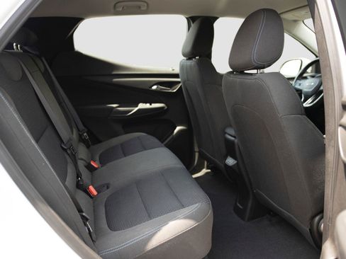 Used 2023 Chevrolet Bolt EUV LT w/ Comfort Package FWD image 16
