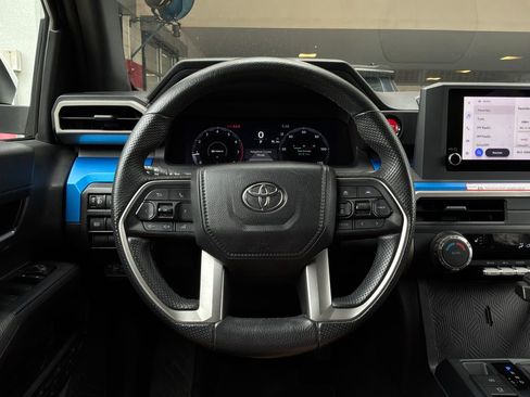 Used 2025 Toyota Tacoma TRD Off-Road image 32