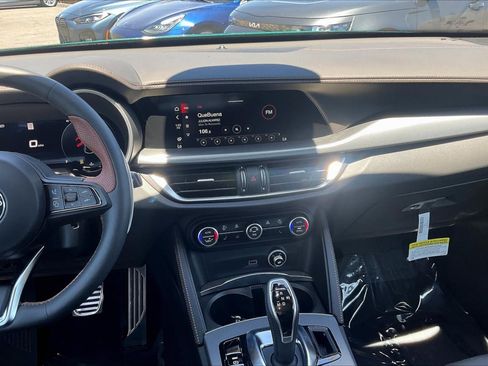 New 2025 Alfa Romeo Stelvio Sprint image 7