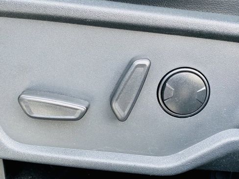 Used 2025 Ford Bronco Badlands image 12