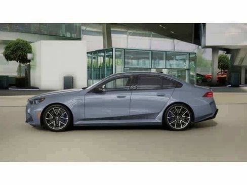 New 2026 BMW M5 w/ Carbon Package image 4