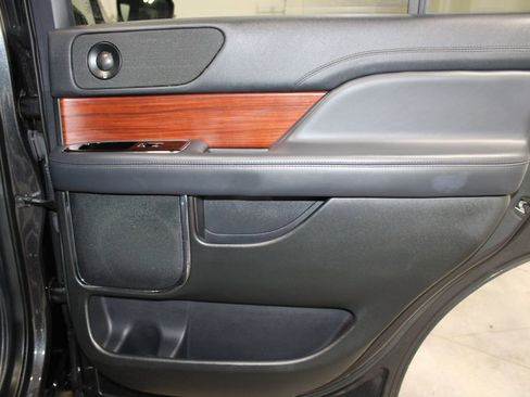 Used 2023 Lincoln Navigator Reserve AWD/4WD image 33