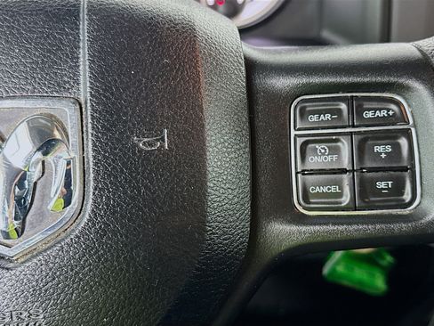 Used 2019 RAM 1500 Classic SLT image 14