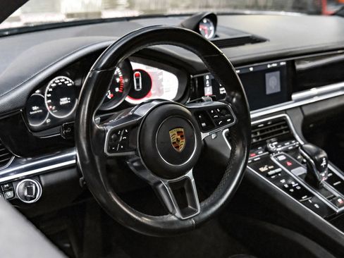 Used 2018 Porsche Panamera 4 image 13
