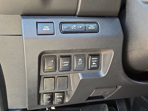 Used 2022 Nissan Frontier Pro-X RWD image 23