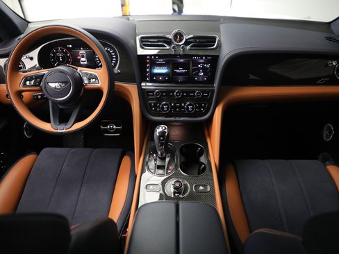 Certified 2024 Bentley Bentayga image 26