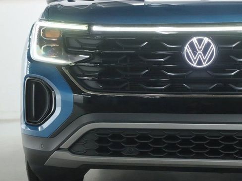 Used 2024 Volkswagen Atlas Cross Sport SE w/ Black Wheel Package FWD image 6