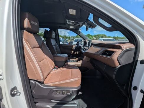Used 2023 Chevrolet Tahoe High Country w/ Advanced Technology Package AWD/4WD image 13