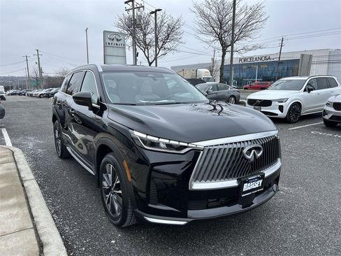 New 2026 INFINITI QX60 Luxe image 2