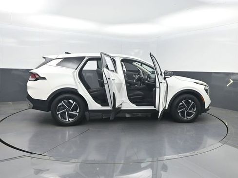 Used 2025 Kia Sportage LX FWD image 34