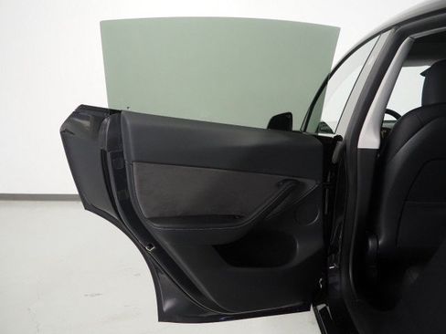 Used 2025 Tesla Model Y Long Range RWD image 55