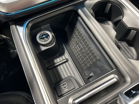 New 2025 Ford Expedition Max Platinum w/ Stealth Performance Package image 22