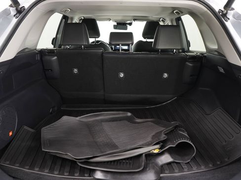 Used 2019 Toyota RAV4 Limited w/ Cold Weather Package AWD/4WD image 9