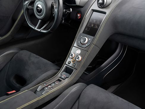 Used 2016 McLaren 675LT Coupe RWD image 46