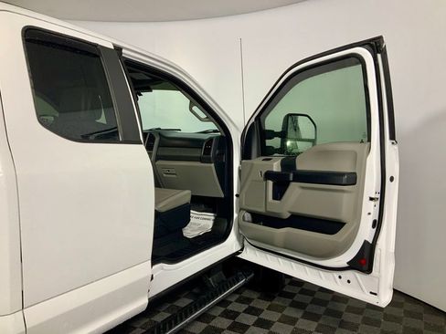 Used 2017 Ford F250 XL w/ STX Appearance Package AWD/4WD image 27