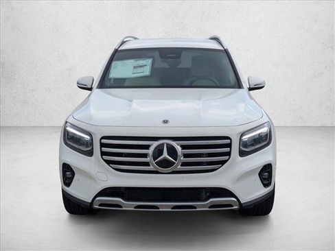 Used 2025 Mercedes-Benz GLB 250 4MATIC image 5