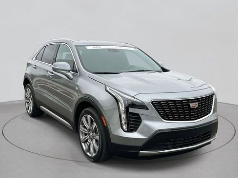 Certified 2023 Cadillac XT4 Premium Luxury w/ Cold Weather Package image 3