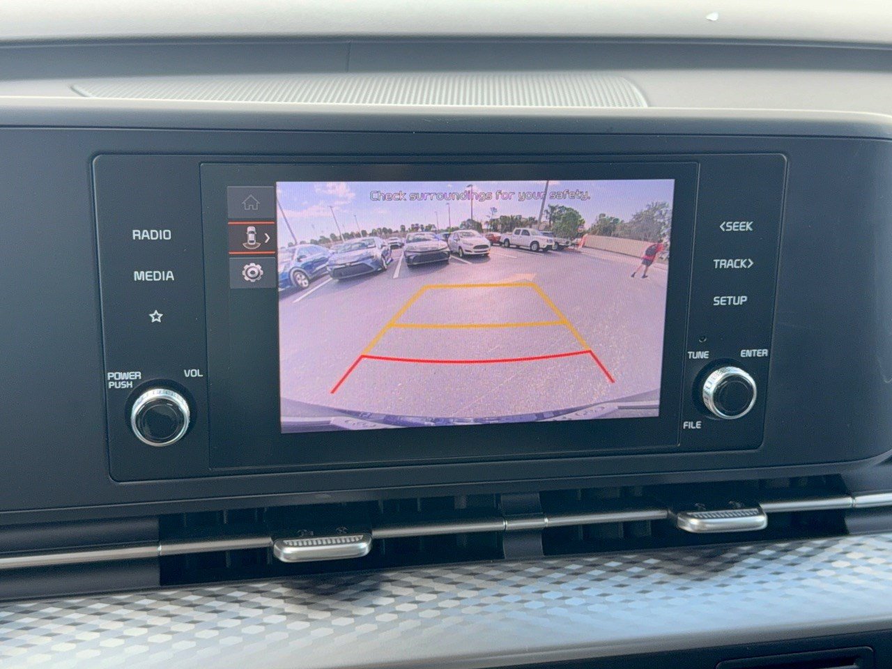 Used 2024 Kia Carnival LX FWD image 24