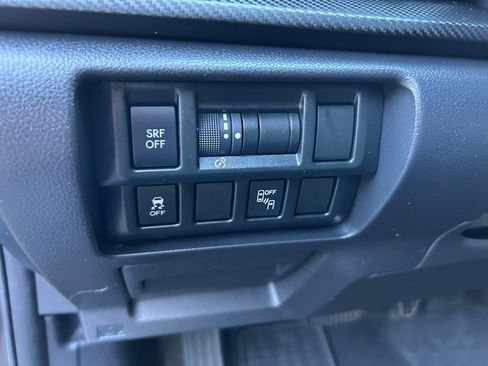 Used 2019 Subaru Crosstrek 2.0i Premium w/ Eyesight System image 10