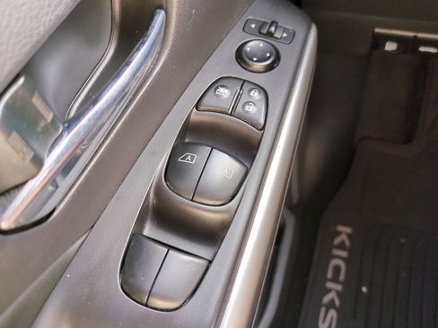 Used 2020 Nissan Kicks SR w/ SR Premium Package image 22