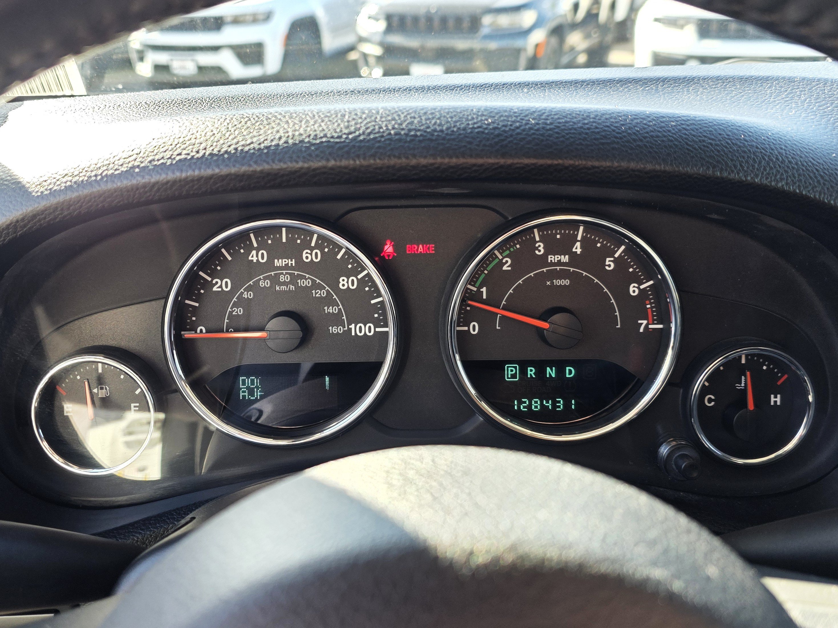 Used 2013 Jeep Wrangler Unlimited Rubicon w/ Connectivity Group AWD/4WD image 13