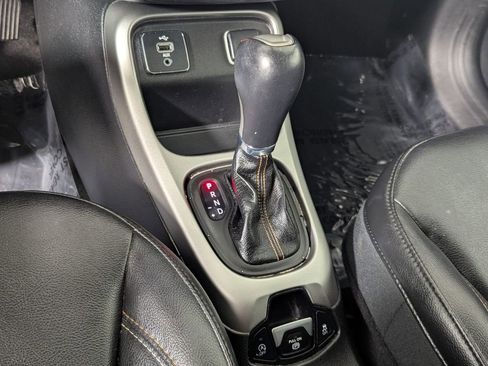 Used 2018 Jeep Compass Latitude w/ Popular Equipment Group FWD image 25
