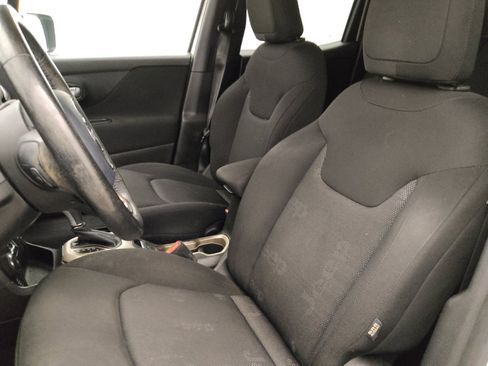 Used 2016 Jeep Renegade Latitude w/ Cold Weather Group AWD/4WD image 17
