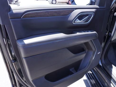 Used 2023 Chevrolet Tahoe Premier AWD/4WD image 16