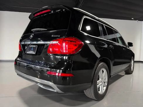 Used 2016 Mercedes-Benz GL 450 4MATIC w/ Premium I Package image 4