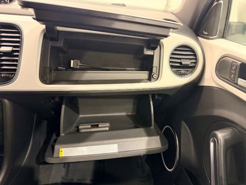 Used 2014 Volkswagen Beetle TDI image 23