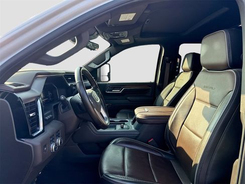 Used 2024 GMC Sierra 3500 Denali w/ Denali Reserve Package image 11