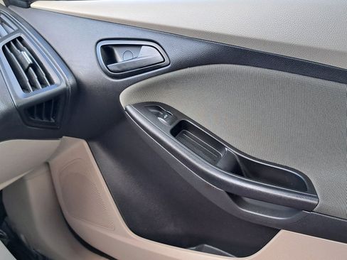 Used 2012 Ford Focus SE image 18