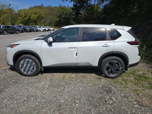 New 2026 Nissan Rogue SV AWD/4WD image 2