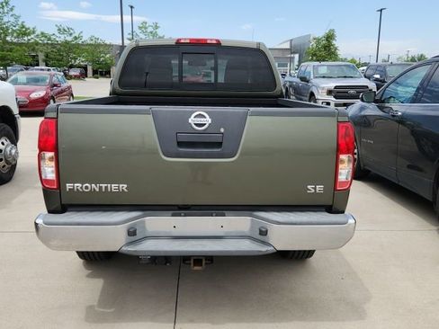 Used 2005 Nissan Frontier SE w/ (P01) Power Pkg AWD/4WD image 2