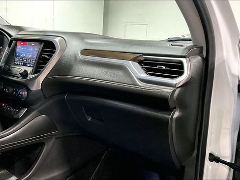 Used 2022 GMC Acadia AT4 w/ Technology Package image 19