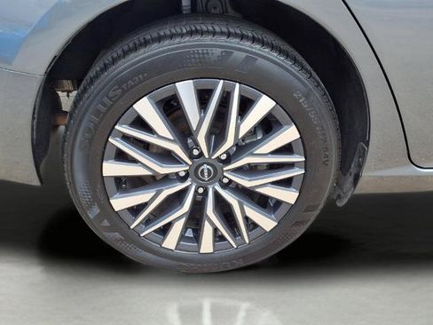 Certified 2025 Nissan Altima 2.5 SV AWD/4WD image 9
