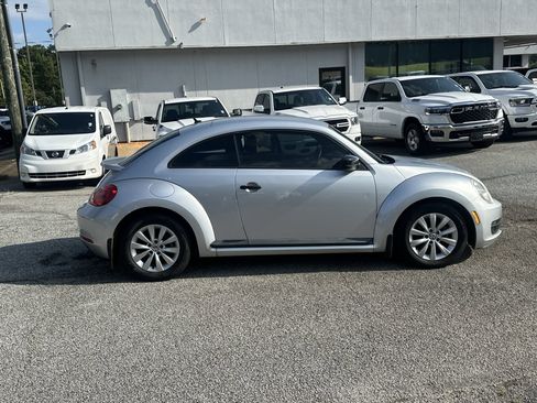 Used 2014 Volkswagen Beetle 1.8T FWD image 2