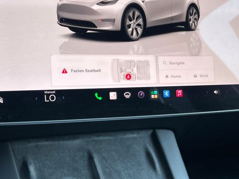Used 2023 Tesla Model Y Long Range AWD/4WD image 23