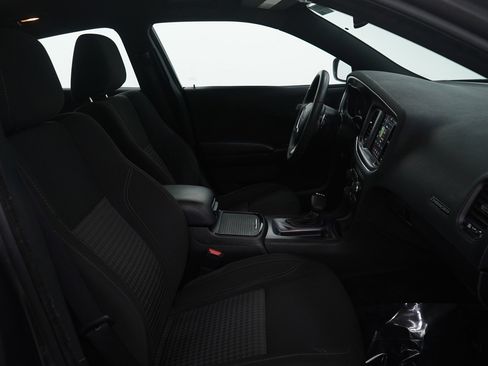 Used 2018 Dodge Charger GT w/ Blacktop Package image 11