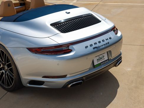 Used 2017 Porsche 911 Carrera 4 AWD/4WD image 40