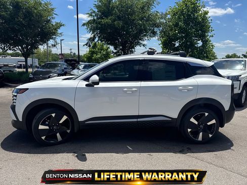 Used 2025 Nissan Kicks SR FWD image 5