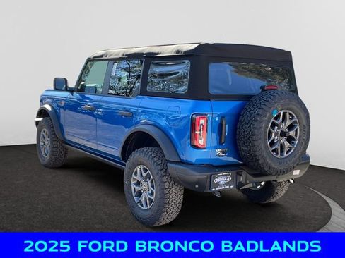 New 2025 Ford Bronco Badlands image 3