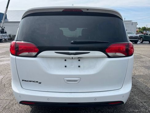 Used 2019 Chrysler Pacifica Touring Plus w/ Advanced Safetytec Group FWD image 4