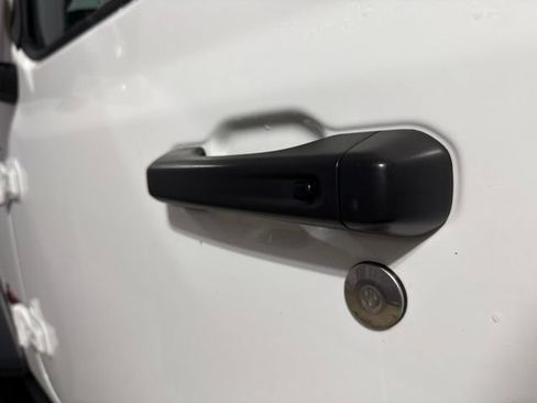 Used 2024 Jeep Wrangler Unlimited Rubicon AWD/4WD image 33