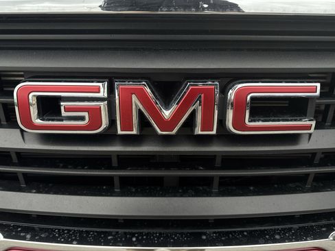 Certified 2024 GMC Terrain SLE w/ Driver Convenience Package image 32