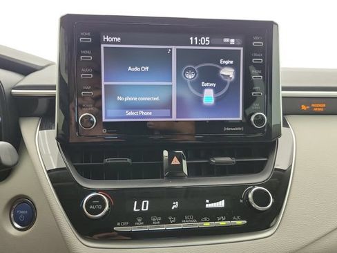 Used 2021 Toyota Corolla LE FWD image 28