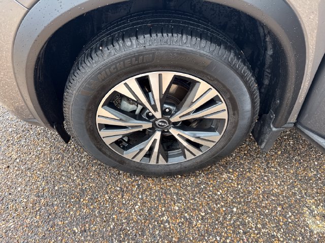 Certified 2023 Nissan Rogue SV FWD image 13