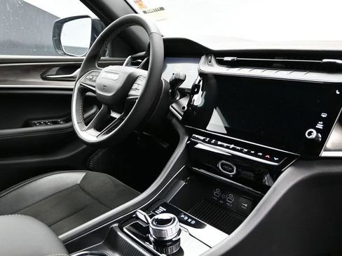 New 2026 Jeep Grand Cherokee Altitude AWD/4WD image 14
